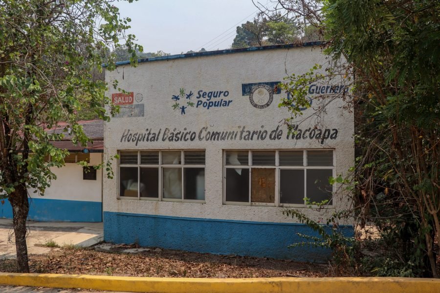 El hospital de Tlacoapa, Guerrero, abrió para atender a una de las zonas más pobres, pero carece de especialistas y medicinas