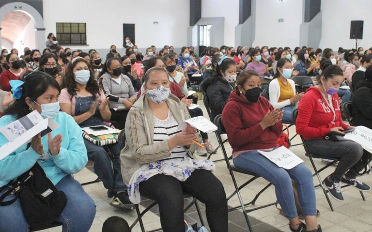 Sedesoq entregó apoyo a familias de Tequisquiapan