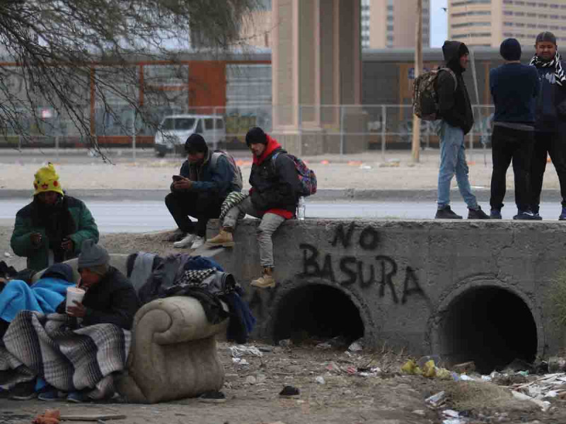 Miles de migrantes buscan llegan a la frontera con EU antes del fin del Título 42