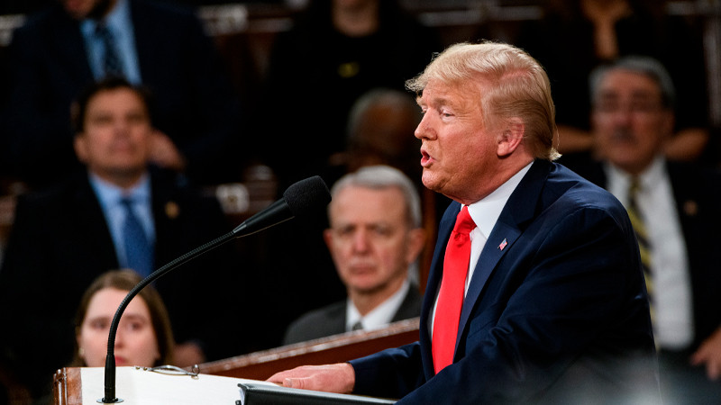 Busca Trump retrasar inicio de juicio en su contra hasta 2026