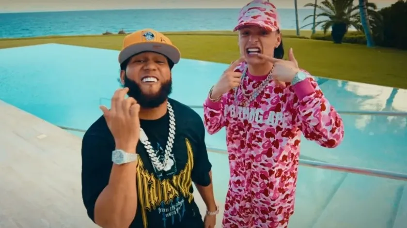 Peso Pluma y El Alfa unen fuerzas en ‘Plebada’: Una colaboración explosiva de reggaetón