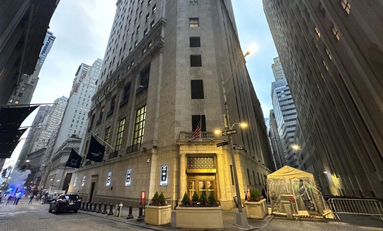 Promedio industrial Dow Jones cruza los 40,000 puntos por primera vez