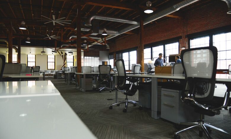 Demanda de oficinas creció 87 por ciento en abril, reportan