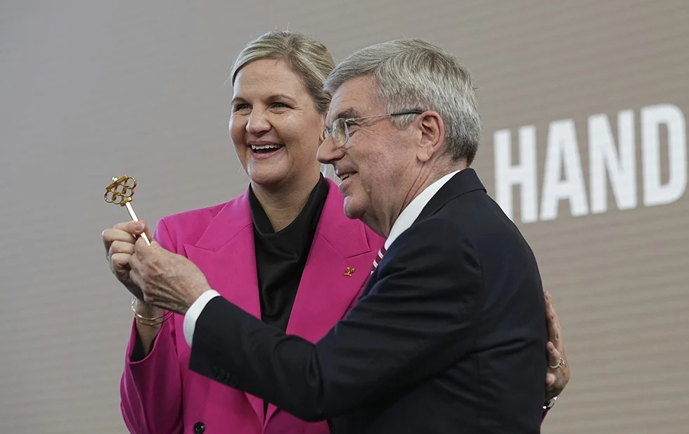 Kirsty Coventry asume como presidenta del COI por ocho años