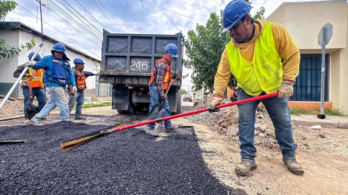 Trabaja JMAS en reparación de calles con asfalto y concreto hidráulico en colonias de Ciudad Juárez
