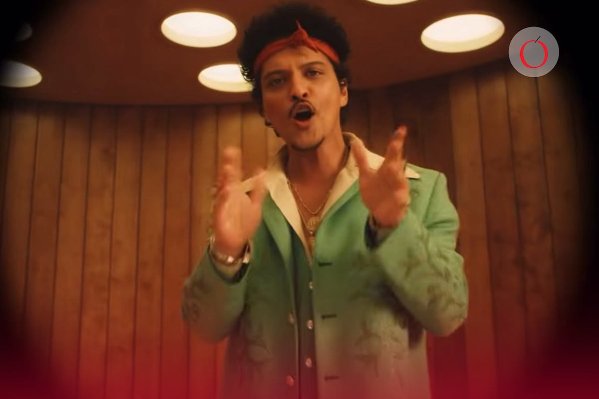Bruno Mars revierte a la escena con “I Just Might”, el primer sencillo de su emotivo regreso ‘The Romantic’, después de una década de silencio en solitario.